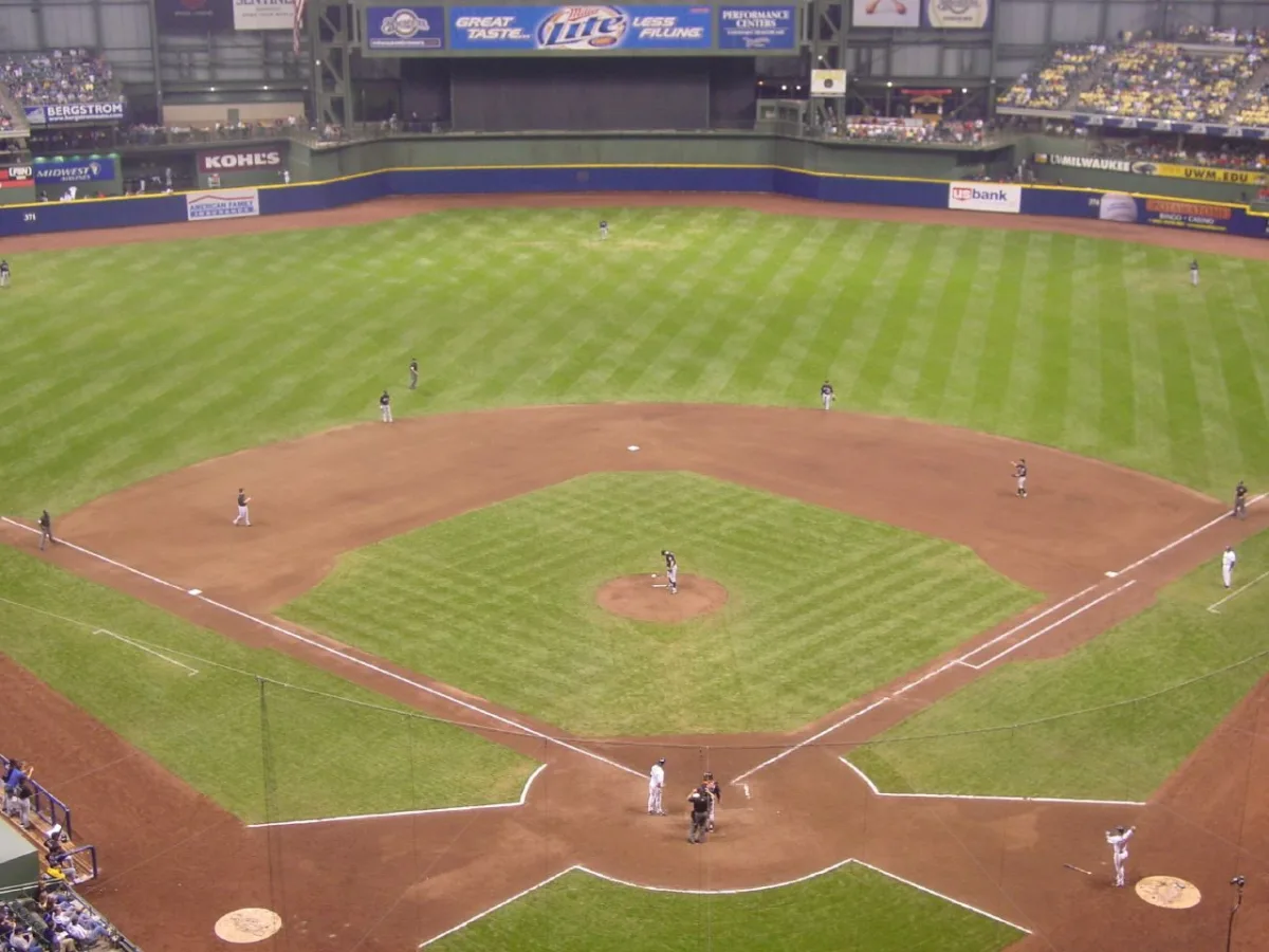 Brewers Take Commanding 2-0 World Series Lead Over Rays